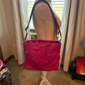 Rough&Tumble Medium breeze hibiscus bag with pewter crossbody strap & side trim.